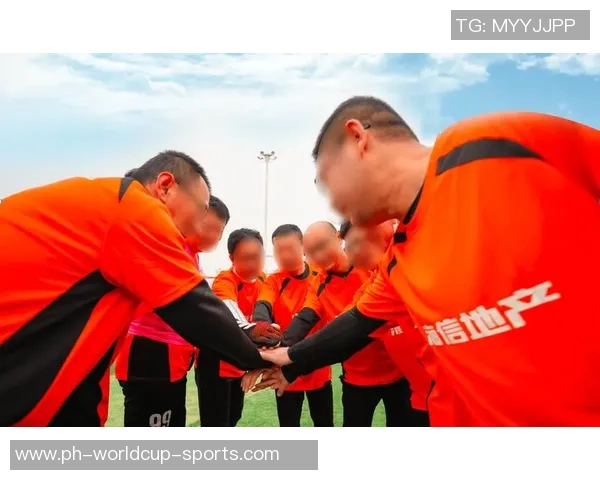 天下足球铃声响起激情四溢球迷齐聚共庆足球盛宴的美好时刻